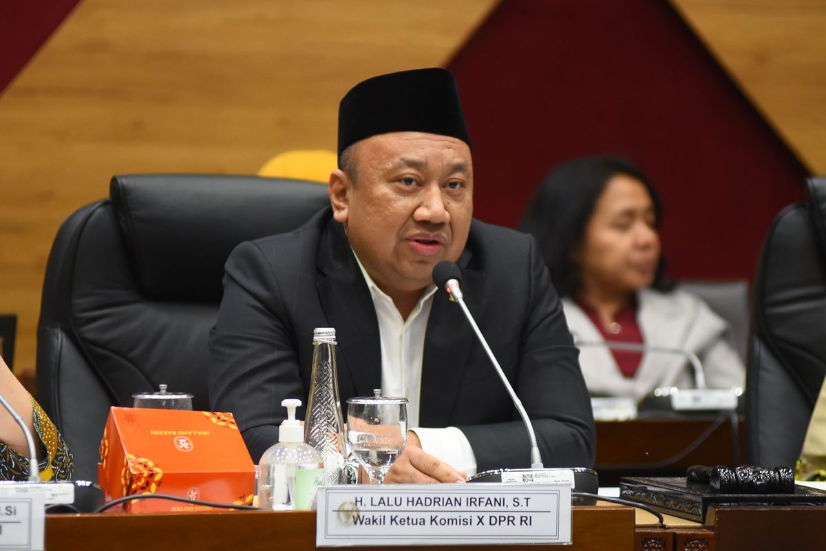 Read more about the article Komisi X Desak Kemendikdasmen Segera Perbaiki 114 Sekolah Terdampak Banjir di Bekasi