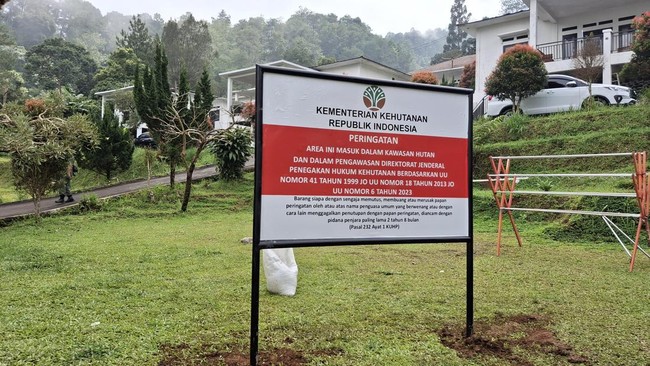Read more about the article Penyegelan Tempat Wisata di Puncak Berlanjut Pasca Banjir