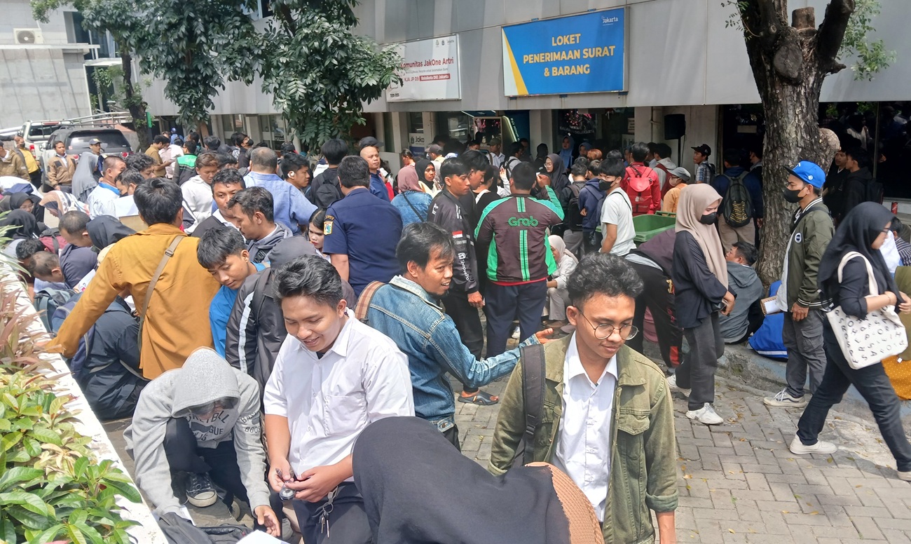 Read more about the article 7.000 Warga Jakarta Daftar Jadi Petugas PPSU: Kuota Terbatas, Persaingan Ketat!