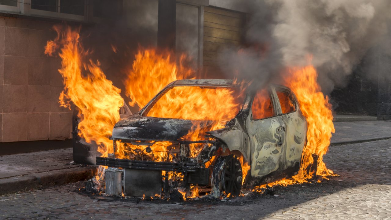Read more about the article Aksi Nekat Anak di OKU Gegerkan Warga: Mobil Ibu Dibakar Karena Masalah BPKB