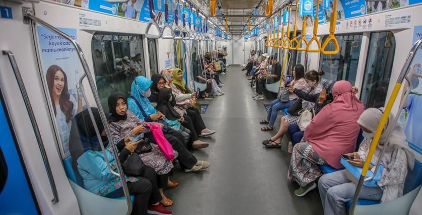 Read more about the article Wajib! PNS DKI Harus Naik Transportasi Umum Mulai Hari Ini