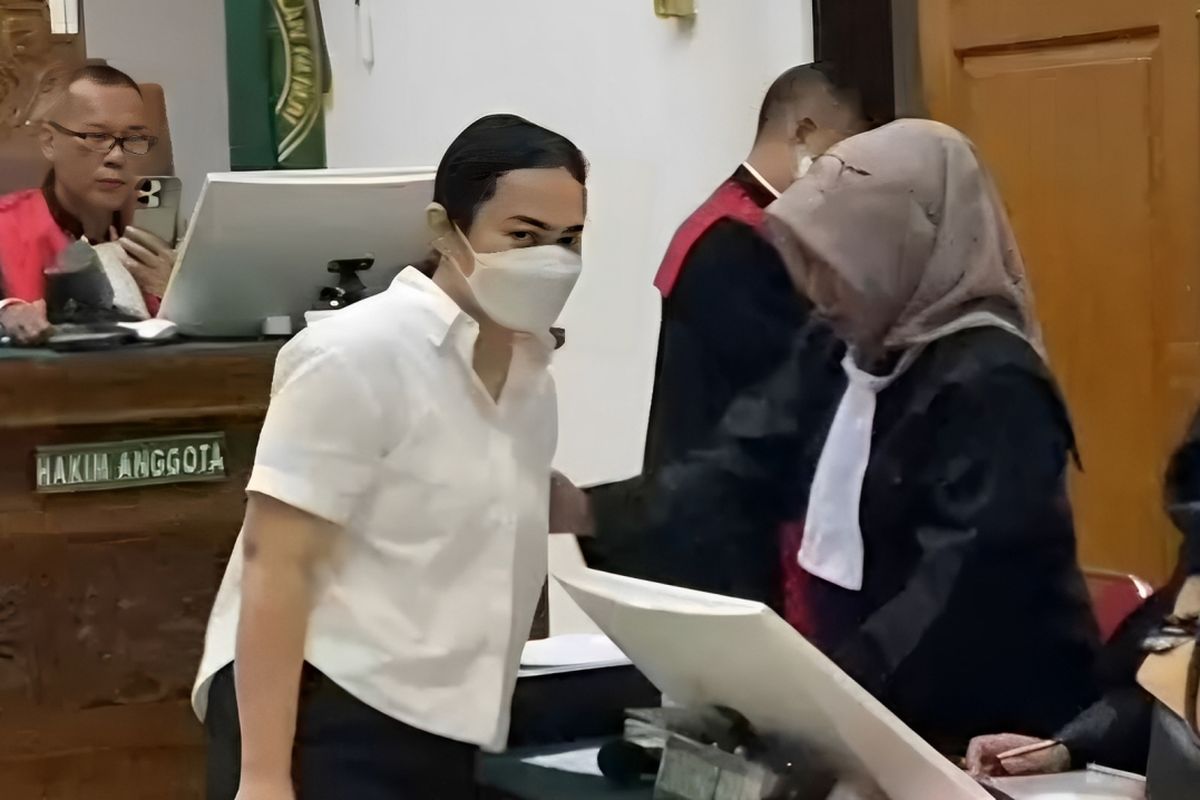 Read more about the article Istri Beking Situs Judi Online, Darmawati Duduk di Kursi Terdakwa karena Gaya Hidup Mewah dari Uang Haram