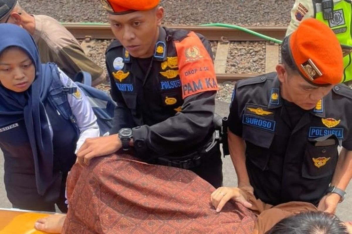 Read more about the article Penumpang Melahirkan Mendadak di Stasiun Bogor, KAI Commuter Imbau Jaga Kesehatan dan Utamakan Keselamatan Perjalanan