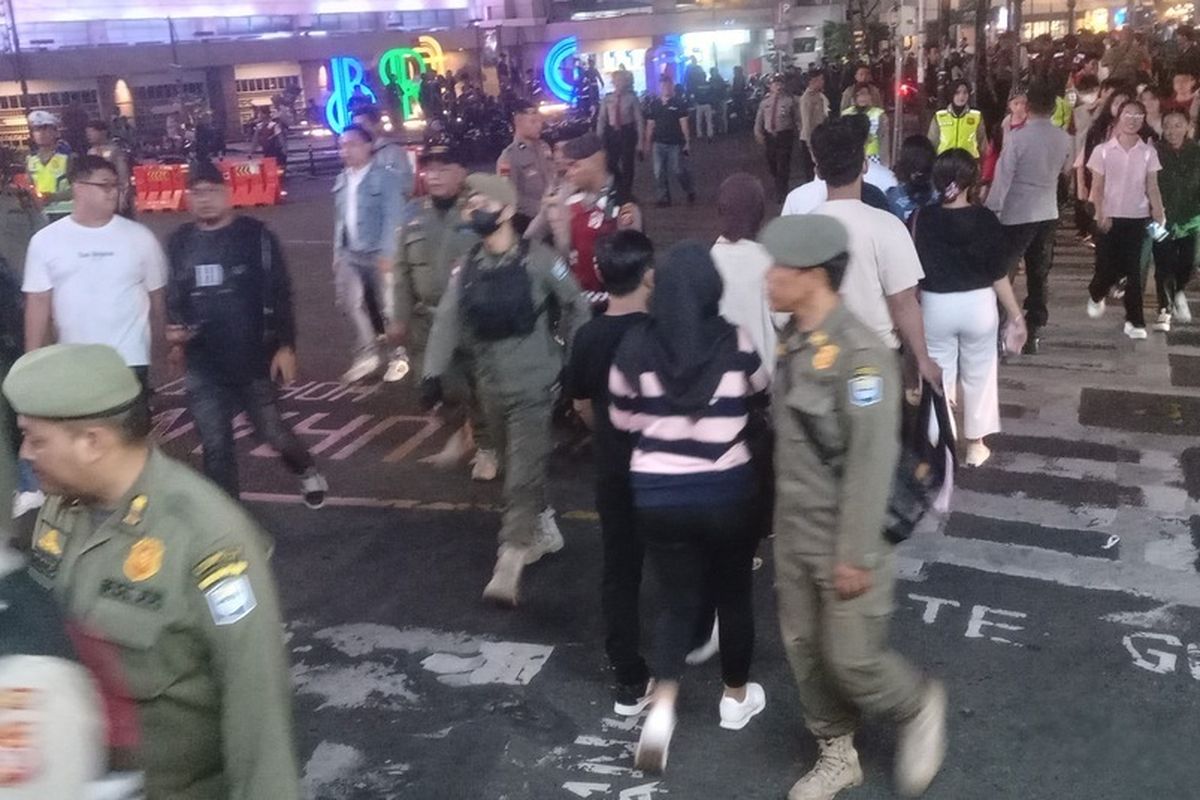Read more about the article Bandung Terapkan Jam Malam Pelajar: Polisi Gencarkan Sosialisasi hingga Patroli Malam