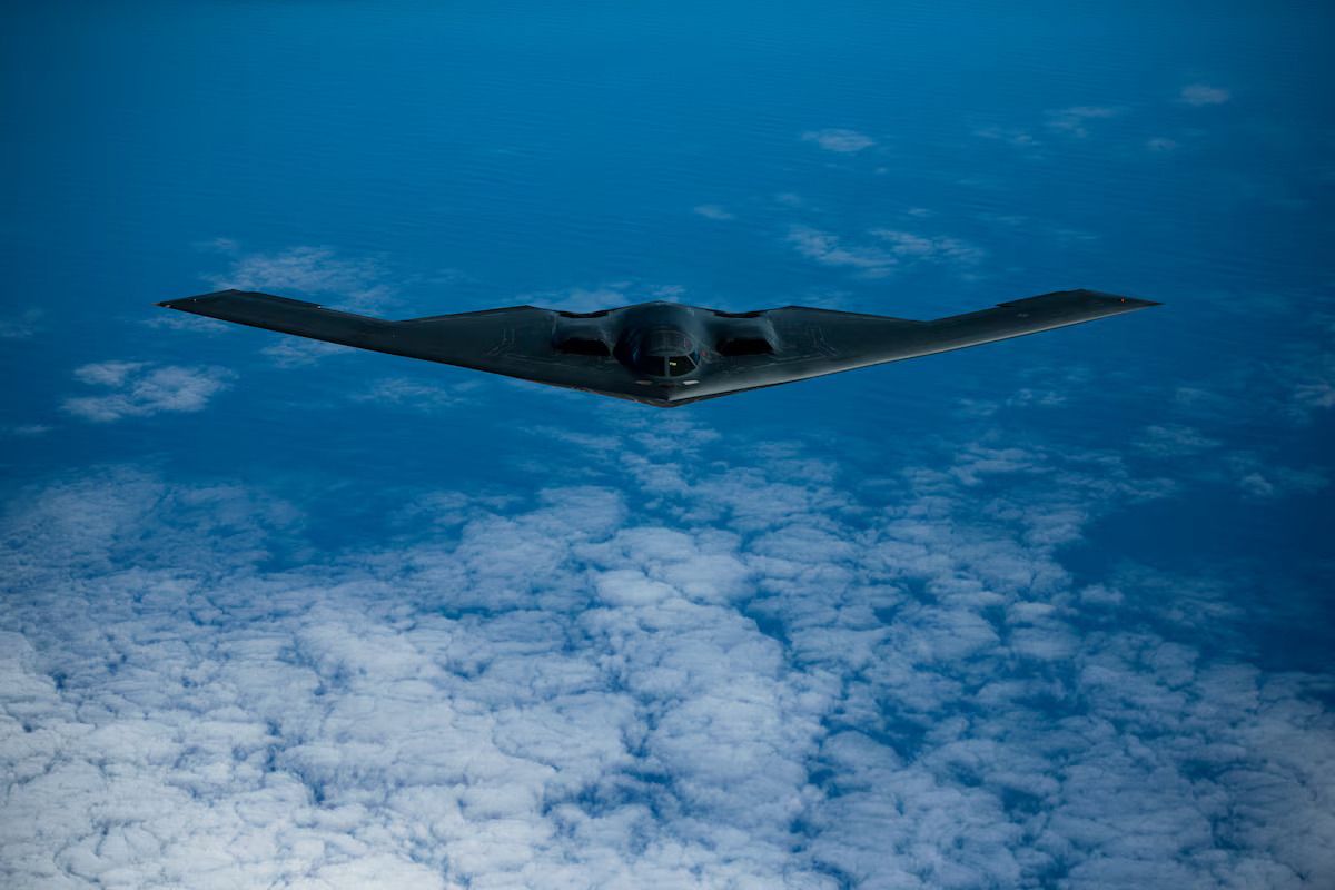 Read more about the article Operasi Midnight Hammer: AS Bombardir Situs Nuklir Iran dengan B-2 Spirit, Tomahawk, dan Bunker Buster