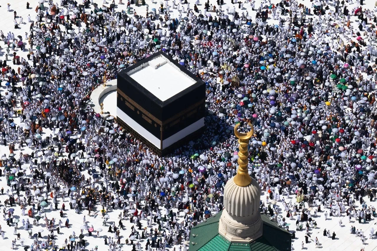 Read more about the article Arab Saudi Hentikan Visa Furoda Haji 2025: Ribuan Jemaah Indonesia Gagal Berangkat