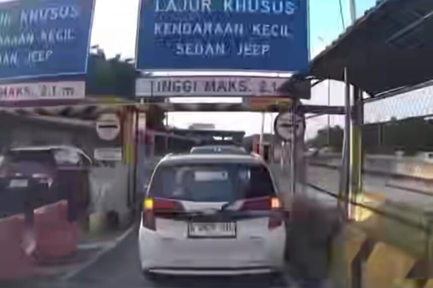 Read more about the article Polisi Buru Pemilik Baru Toyota Calya Putih yang Terobos Dua Gerbang Tol Tanpa Bayar