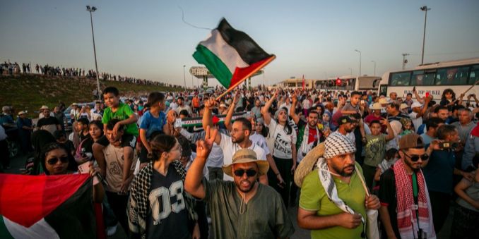 Read more about the article Mesir Deportasi Ratusan Aktivis Pro-Gaza: Pawai Kemanusiaan Terhambat Blokade dan Tekanan Diplomatik