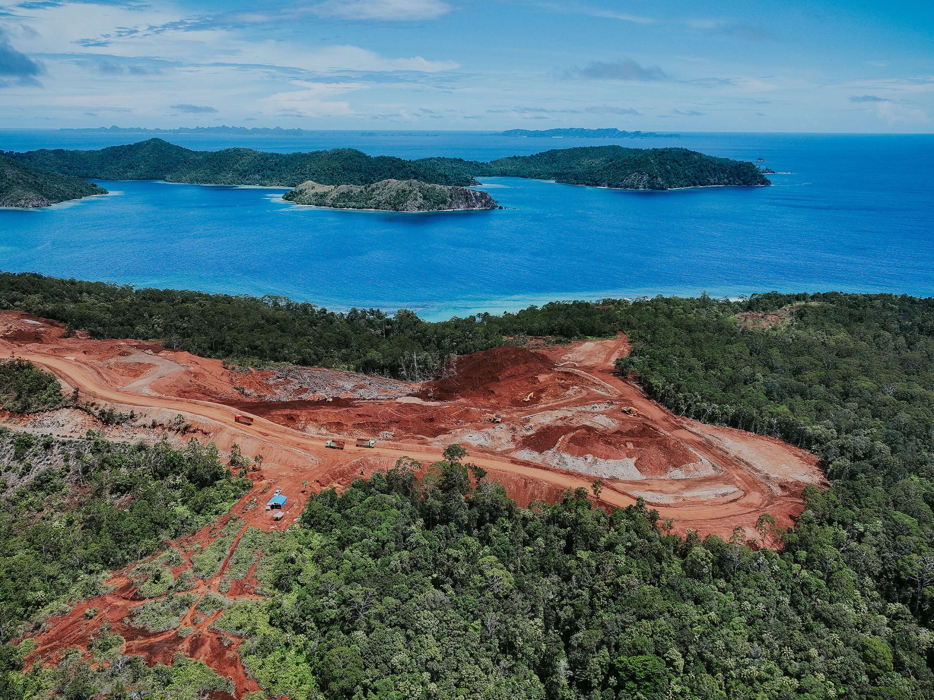 Read more about the article Tambang Nikel Ancam Raja Ampat, Menteri ESDM Bahlil Lahadalia Janji Evaluasi Izin Usaha
