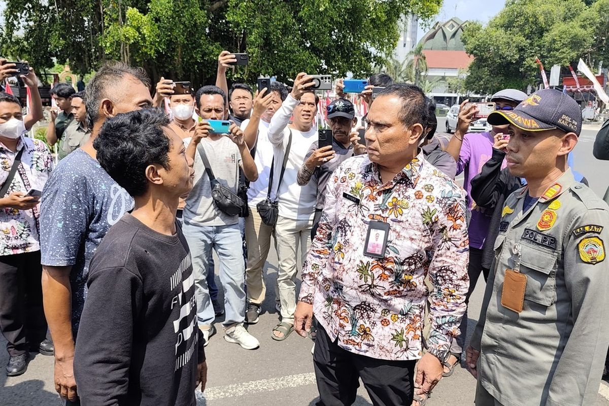 Read more about the article Viral Demo Besar-besaran di Kabupaten Pati Terkait Kenaikan Pajak PBB Hingga 250 Persen