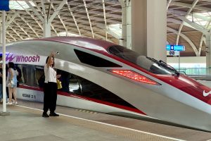 Menteri Keuangan Purbaya Mengakui Pembangunan Kereta Cepat Whoosh Bukan Semata Cari Laba