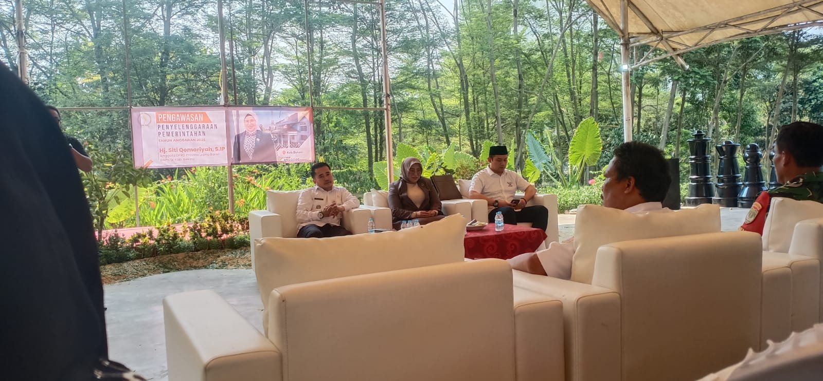 Read more about the article Hj. Siti Qomariyah, S.IP Anggota Komisi 2 DPRD Provinsi Jawa Barat, Turun ke Masyarakat Menyerap Aspirasi