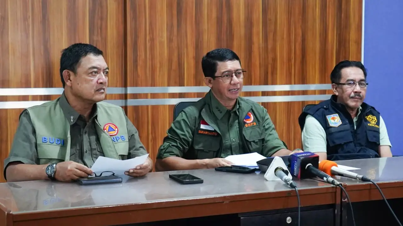 Read more about the article Kepala BNPB Meminta Maaf Usai Pernyataan Banjir Sumatera,” Saya Tidak Mengira Sebesar Ini”