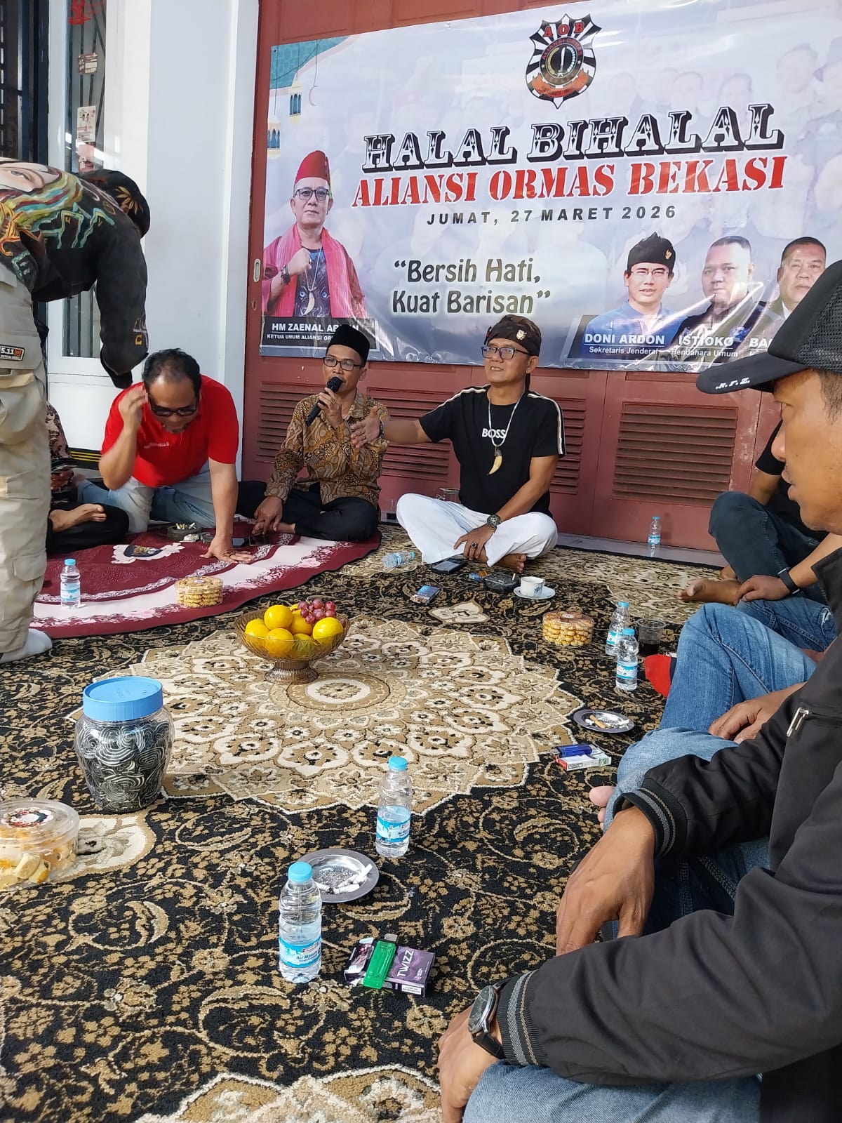 Read more about the article AOB ( Aliansi Ormas Bekasi ) Menggelar Halal Bi Halal di Kediaman Ketua Umum H. M.Zainal AbidinKabupaten Bekasi
