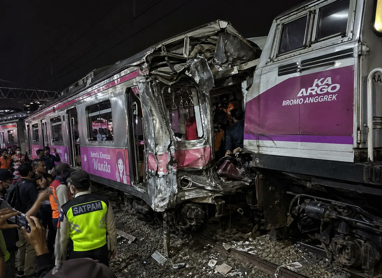 Read more about the article Update Jadwal Kereta Api yang Dilakukan Pembatalan Perjalanan Imbas dari Tragedi Kerata Api di Bekasi Timur