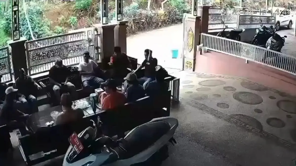 Read more about the article Kades di Lumajang Dikeroyok-Dibacok Usai Cekcok di Pengajian