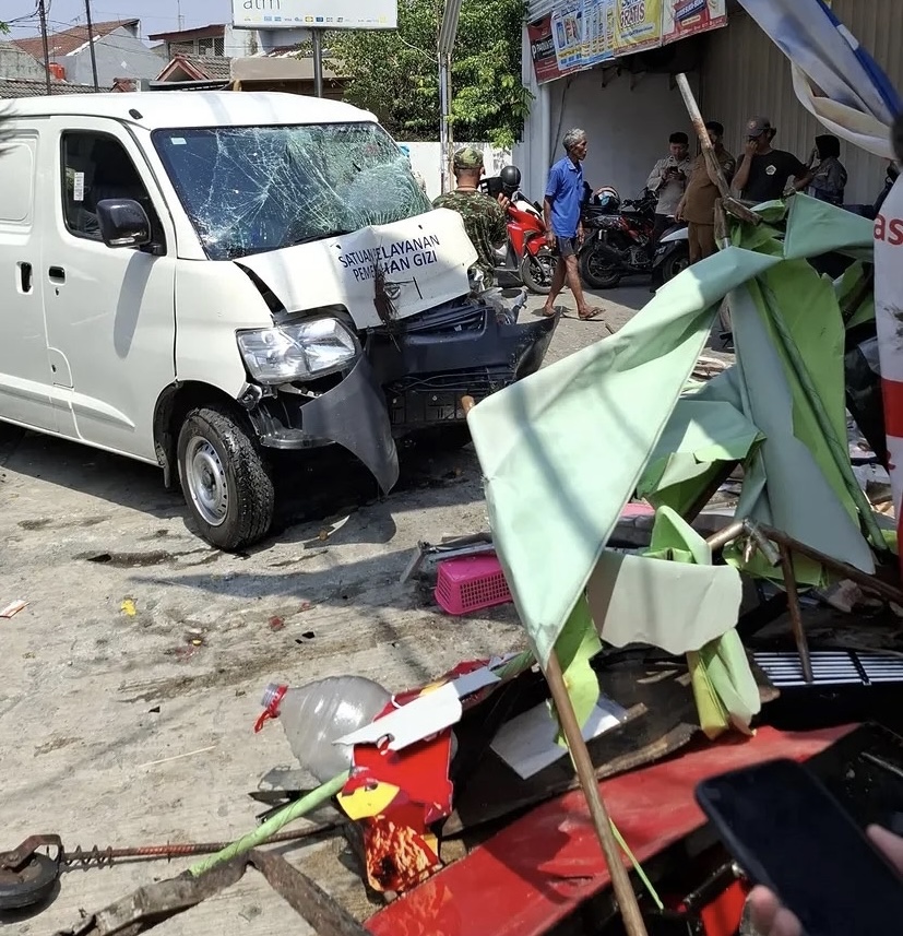 Read more about the article Viral ! Pedagang Tahu Crispy Meninggal Usai di tabrak mobil MBG di Bekasi