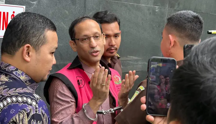 Read more about the article Update Kasus Chromebook, Nadiem dijadikan Tahanan Rumah Hingga Agenda pembacaan tuntutan Tipikor