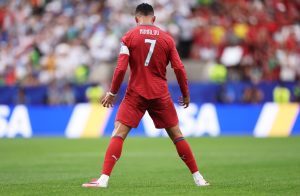 ronaldo jawab cibiran dengan cetak 2 gol dan bawa portugal menang 5-0 lawan uzb (1)