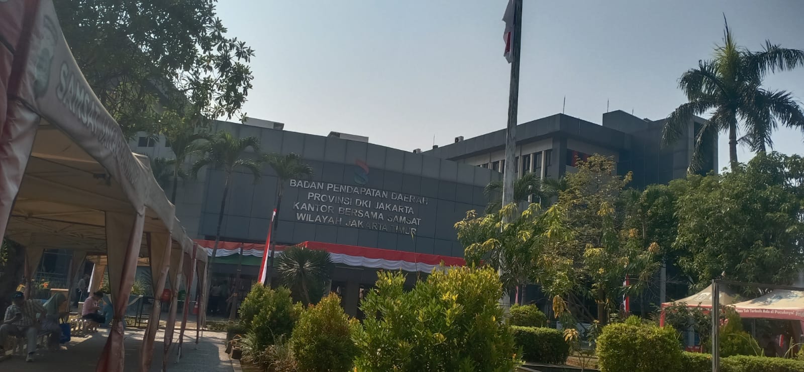 Read more about the article PELAYANAN DI SAMSAT JAKARTA TiMUR MENDAPATKAN SAMBUTAN YANG TERBAIK DARI MASYARAKATNYA