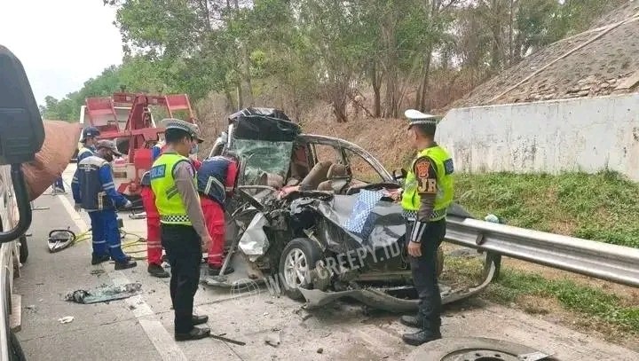 Kecelakaan Tol Terpeka (1)